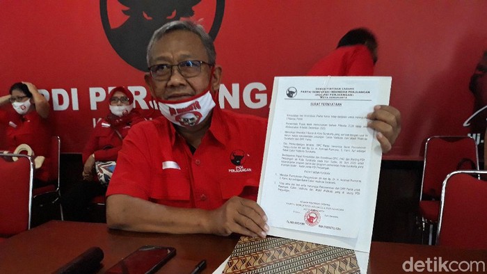 Ketua Badan Pemenangan Pemilu DPC PDIP Solo, Putut Gunawan di kantor DPC PDIP Solo.