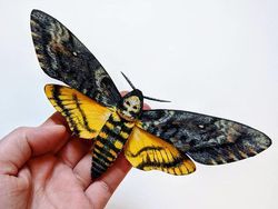 Seniman Ini Bikin Kupu-kupu Kertas yang Realistis Banget