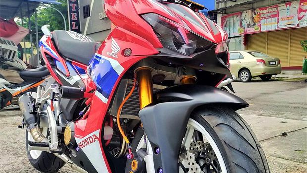 Modifikasi Honda Supra  GTR  150  Tampil dengan Kaki kaki Gambot