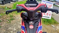Detail modifikasi lainnya pada Supra GTR 150 ini adalah penggunaan sistem kontak keyless, crashbar (pelindung sasis), hand guard (pelindung tuas rem dan kopling), jok kustom, hingga behel dan area buritan.(Foto: Speedway Motorsport Centre)
