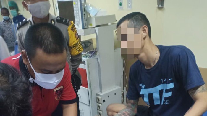 Pelaku pembakaran kakak kandungan sendiri diperiksa dan dirawat di RSUD Cianjur