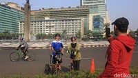 Aturan ini juga berlaku di terminal, pelabuhan, bandara, serta stasiun kereta api.