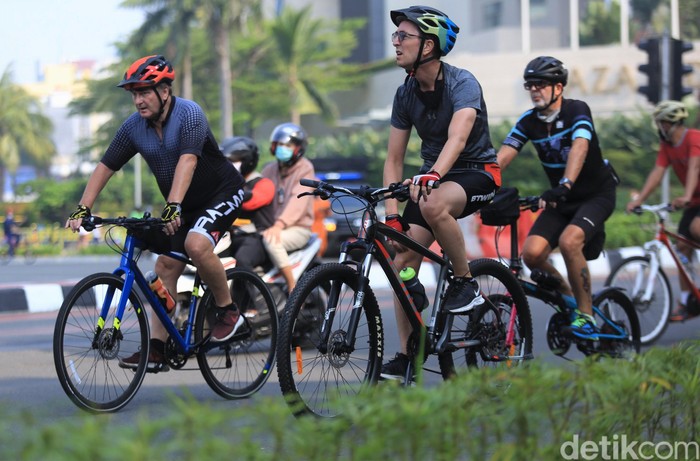 Pemprov DKI Jakarta utamakan transportasi sepeda terkait mobilitas penduduk saat PSBB transisi. Untuk itu, Pemprov DKI mengatur perihal fasilitas bagi pesepeda.