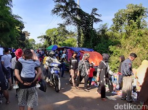 Video Warga Serbu Pasar Minggu Jatinangor Usai Kembali Dibuka