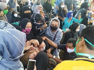Tangis Haru Iringi Pemakaman Lettu Wisnu Korban Heli Jatuh di Kendal