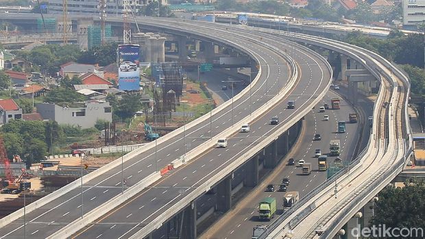 PT Jasa Marga (Persero) Tbk telah membuka kembali jalan tol Jakarta-Cikampek II (layang).  Pembukaan jalan tol tersebut dilakukan secara bertahap.