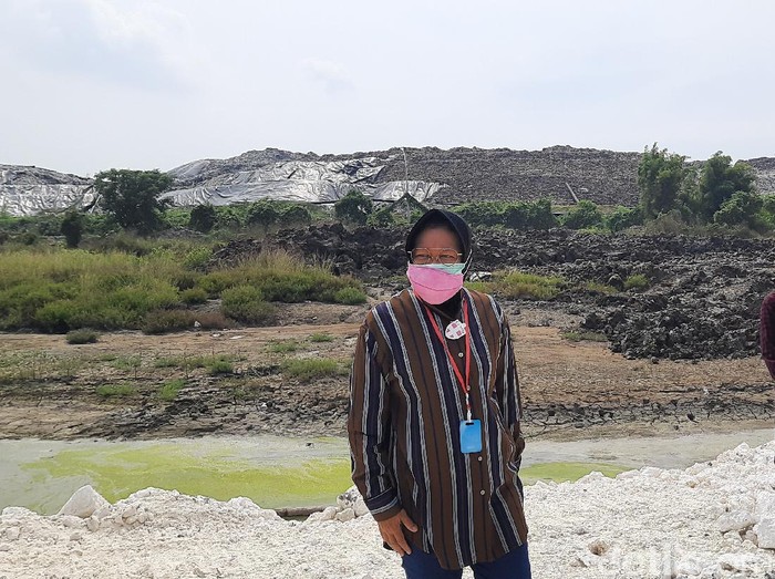 Meski fokus menangani kasus Corona di Surabaya, Wali Kota Tri Rismaharini tak lupa mengurus tugas lainnya. Salah satunya memastikan kesiapan Gelora Bung Tomo (GBT) untuk Piala Dunia U-20.