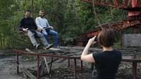 Setelah berselang 34 tahun, kawasan yang dikenal sebagai Zona Eksklusi Chernobyl dan Kota Pripyat mulai terbuka untuk wisatawan sekitar tahun 2011. Getty Images/Sean Gallup  