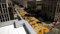 Tagar Black Lives Matter dan berita kematian pria Afrika-Amerika George Floyd masih menjadi berita terpopuler sepanjang Sabtu (6/6/2020). Salah satu beritanya mengenai mural raksasa bertuliskan Black Lives Matter yang sengaja ada di seberang Gedung Putih. AP Photo/Maya Alleruzzo  
