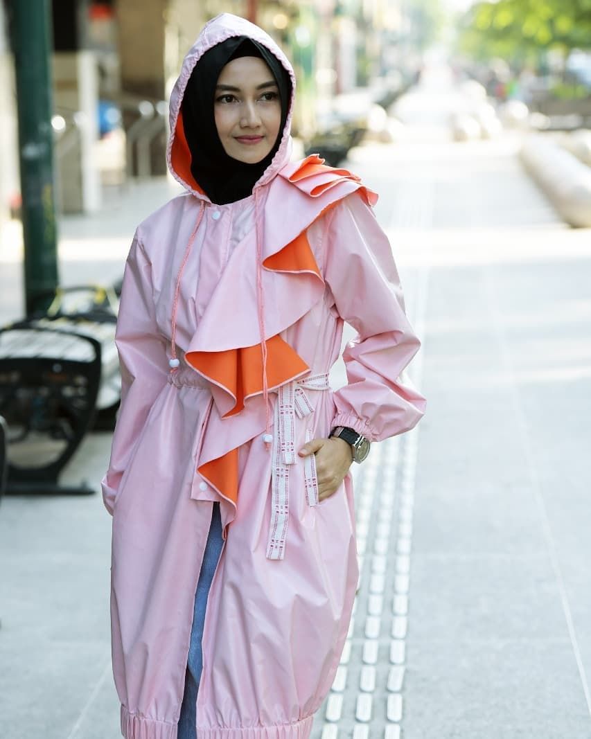 APD Stylish untuk Pergi ke Kantor di Era New Normal