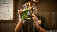Kebersihan dari lokasi kafe pun menjadi perhatian utama yang wajib untuk selalu dibersihkan. Grandyos Zafna/detikcom.