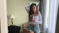 Berlliana mengaku jika dirinya menjadi simpanan om-om maka ia tak akan pusing-pusing memikirkan konten di media sosialnya. Dok. Instagram/berlliana.lovell
