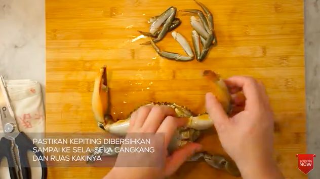 Chef Arnold Ungkap Keterampilan Chef Bersihkan Ikan hingga Kepiting