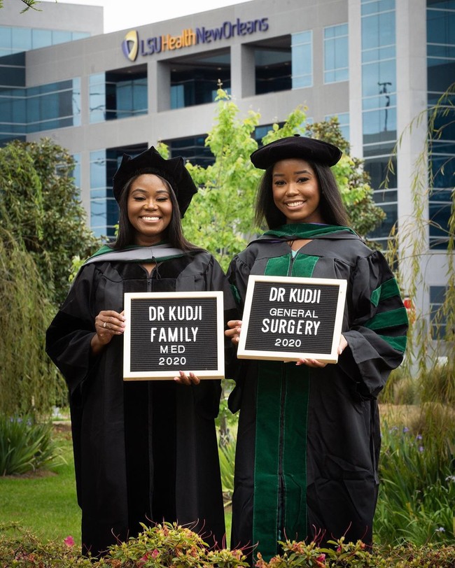 Menjadi dokter adalah impian Cynthia sejak 27 tahun yang lalu. Cynthia berasal dari Ghana. Ketika berusia dua tahun, dia bersama keluarganya pindah ke Amerika Serikat dan menetap di Louisiana. Ketika sudah lebih besar, dia dan keluarganya lalu kembali ke Ghana. Saat kembali, ada seorang wanita yang memintanya untuk membantu anaknya yang sakit. Dari situlah awal impiannya untuk menjadi dokter mulai terbentuk. Foto: Instagram/@doctor.504