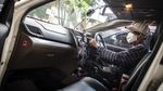 Driver Online Praktikkan New Normal Pakai Sekat Plastik