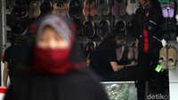Seperti diketahui, factory outlet banyak ditemui di kawasan Bandung yang berjuluk Paris van Java. Tak sedikit warga maupun wisatawan yang datang ke Bandung khusus untuk berbelanja di factory outlet karena kualitasnya yang cukup baik dan harganya yang cukup terjangkau.