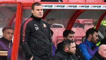 Coba dilihat lagi wajah pelatih itu... Foto: Brightside