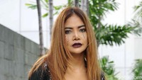 Tampak riasan makeup yang digunakannya untuk Lathi Challenge. Pool/Noel/detikFoto.