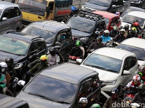 PSBB Transisi Bikin Jakarta Macet dan Berjubel, Kebijakan Anies Dikritik