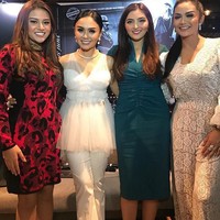 Aurel pun mengungkapkan kekecewaannya pada sang ibu di media sosial ketika Hari Raya Idul Fitri. Ia meminta Krisdayanti memberi tahu dirinya jika sudah bisa ditemui. Foto: dok. Instagram @krisdayantilemos