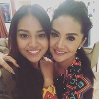 Krisdayanti dan Aurel tengah jadi sorotan karena hubungan keduanya diketahui sedang tidak dalam keadaan baik-baik saja. Hal ini dipicu setelah Aurel mengaku kecewa tak bisa bertemu ibunya selama beberapa bulan terakhir. Foto: dok. Instagram @krisdayantilemos