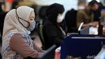 Masker hingga Face Shield jadi Aksesoris Wajib Para Pekerja