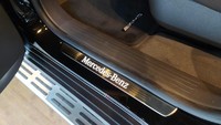 Detail kecil yang makin membuat mobil ini terasa mewah.(Foto: Luthfi Anshori)