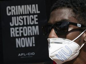 Cerita Demonstran George Floyd yang Juga Jadi Korban Rasisme