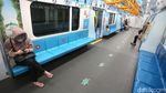 Jumlah Penumpang Dibatasi, MRT Beroperasi Normal