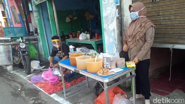 Pasar Krempyeng di Surabaya Akan Terapkan Physical Distancing