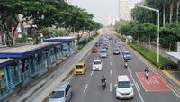 Perkantoran Di Jakarta Mulai Buka, Jalan Jenderal Sudirman Ramai Lancar