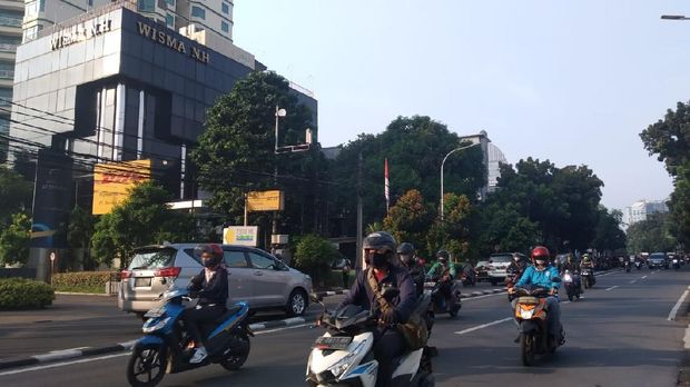 Perkantoran di DKI Mulai Buka, Jalan Jenderal Sudirman Ramai Lancar (Foto: Wilda Nufus/detikcom)