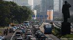 Perkantoran di DKI Mulai Buka, Jalan Sudirman Macet