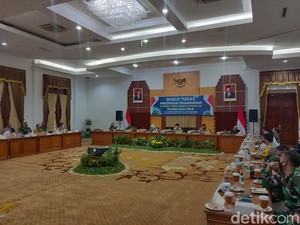 Masa Transisi Menuju New Normal di Surabaya Raya Selama 14 Hari