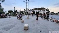 Sultan juga meminta para pedagang yang mulai beraktivitas di kawasan Malioboro untuk menyediakan tempat cuci tangan.