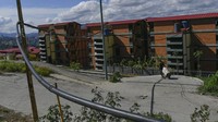Penduduk di lingkungan Esperanza, Caracas, Venezuela, tengah dilanda krisis pasokan air bersih.  