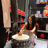 Kini A Yeon tak lagi tergabung dalam Bebop, grup musik yang semuanya beranggotakan wanita. Grup tersebut debut di tahun 2014 dan bubar dua tahun setelahnya. Kini ia lebih sering mengunggah cover lagu di YouTube dan berkarier solo. Foto: Instagram @ayeon3131