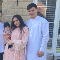 Zaneyah Malik Tiser, begitu nama anaknya, lahir pada Januari 2020. Zaneyah merupakan anak pertama buah cintanya dengan sang suami, Martin Tiser. Mereka menikah pada 16 September 2019 atau tiga hari setelah Zaneyah genap berusia 17 tahun. (Foto: Instagram/@safaaazadmt)