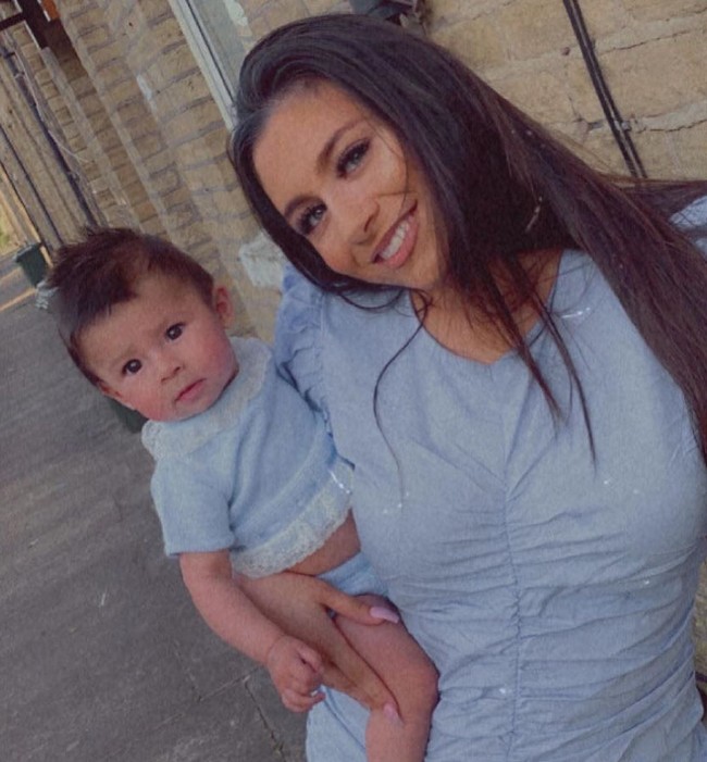 Zayn Malik punya adik yang sudah menjadi seorang ibu. Berusia 17 tahun, Safaa dikabarkan telah memiliki seorang putri yang sudah berusia lima bulan. (Foto: Instagram/@safaaazadmt)