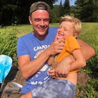 Axl Jack Duhamel, usia 6 tahun, merupakan anak dari pasangan Josh Duhamel dan penyanyi Fergie. Keduanya bercerai pada 2017 setelah delapan tahun menikah. Perceraian dikabarkan terjadi karena Josh ketahuan selingkuh meskipun dia sempat menyangkal. Foto: Instagram