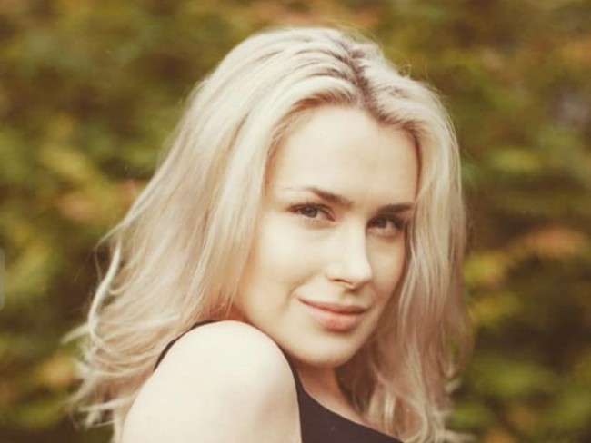 Anna Maria Sieklucka sendiri adalah seorang aktris Polandia kelahiran 31 Mei 1992. Seperti dikutip dari thecinemaholic, Anna memulai kariernya di dunia akting melalui teater. Dia kerap tampil dalam pagelaran teater sebelum terjun ke layar lebar. Foto: Dok. Instagram @anna_maria.sieklucka