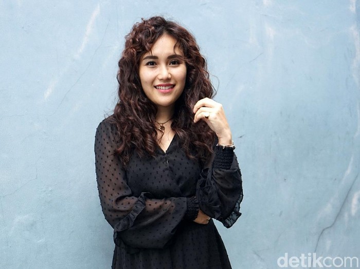 Ayu Ting Ting Ayu Ting Ting saat ditemui di studio Trans TV.