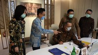 Direktur Bank Mandiri Silvano Rumantir mengungkapkan pertumbuhan laba bersih ini didorong oleh pendapatan fee base income.