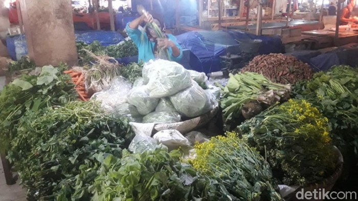 Pasar Sepi Pembeli Dagangan Menumpuk Dan Nyaris Busuk