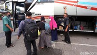 Terminal bus AKAP kembali beroperasi dengan menerapkan protokol kesehatan.