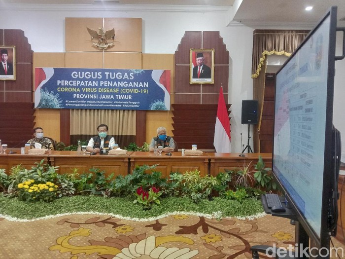 Driver Ojol di Surabaya, DAW (39) meninggal dan dimakamkan tanpa protap COVID-19. Kini terungkap bahwa almarhumah ternyata positif Corona.