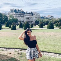 Dora berhasil menghindari konfrontasi dan tidak menghadapi konsekuensi apa pun karena melanggar aturan penguncian wilayah. Ia pun mengatakan bahwa pemotretan yang ia dapatkan luar biasa. Foto: Instagram