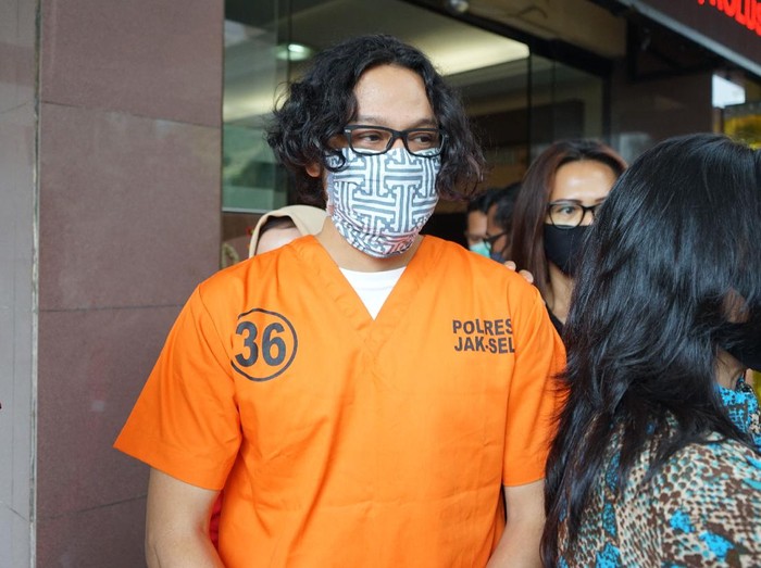 Dwi Sasono jalani rehabilitasi