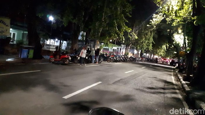 kerumunan di surabaya