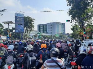 PSBB Berakhir, Jalanan Kota Surabaya Kembali Padat